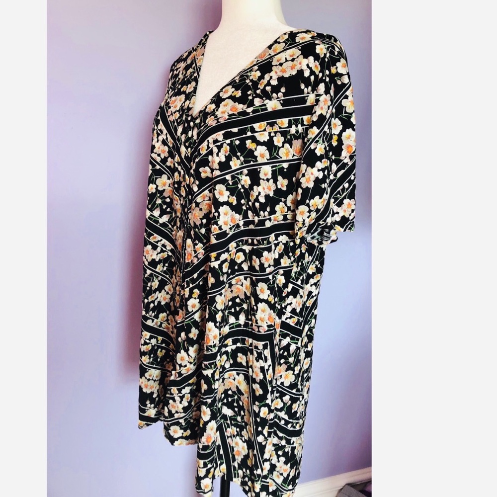 Motel Crosena Floral Button-Down Shift Dress - Picture 5 of 8